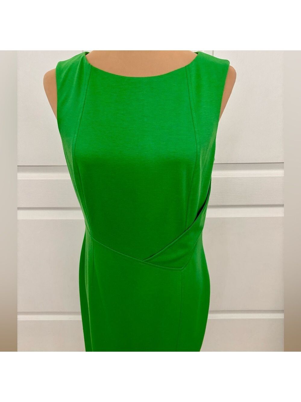 David Meister Emerald Green Sheath Dress | Size 8 | Elegant & Flattering Fit - Picture 2 of 10